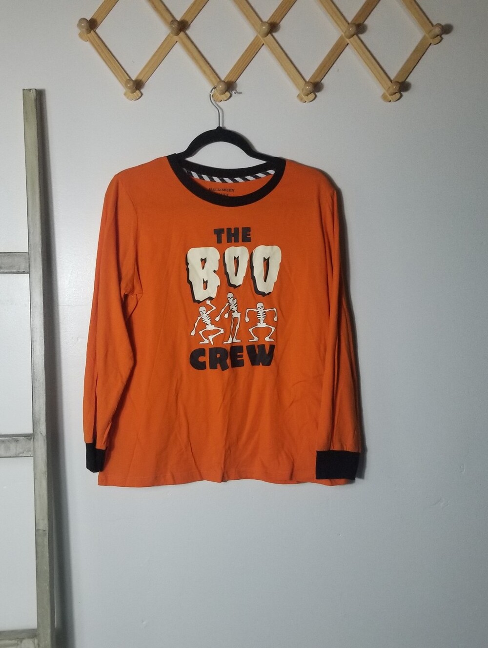 HALLOWEEN FAMILY PAJAMAS WOMEN'S HALLOWEEN BOO CREW PJ LONG SLEEVE SIZE LARGE